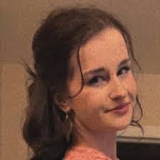 Alicia Carinalli's Instagram, Twitter & Facebook