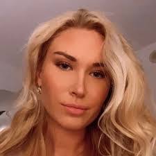 Jackie Napper's Instagram, Twitter & Facebook