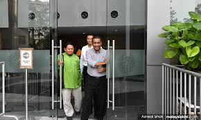 We did not find results for: Siasatan Rm90 Juta Pas Sprm Rampas Kereta Beku Akaun Bank Umno Bn Dlm Pru 15 Merampas Kelantan Terengganu Dgn Selesa