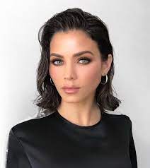 26 Hairstyle Ideas For Bridesmaids Theeverygirl Wet Look Hair Hair Makeup Beach Waves For Short Hair