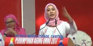 She joined the puteri umno and became its exco member in 2015. Kepala Bapak Hang Puteri Umno Netizen Hentam Dira Abu Zahar Sound Fathia Latiff