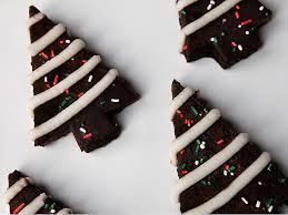 To cut into christmas trees, remove the. Bravetart Little Debbie Style Christmas Tree Cakes Serious Eats