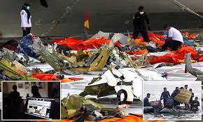 Sriwijaya air plane loses contact during flight. Indonesia Plane Crash Sriwijaya Boeing 737 Throttle May Be To Blame Daily Mail Online