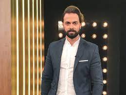 Ο διάσημος τραγουδιστής ηλίας βρεττός παρέμεινε σε νοσηλεία μετά το σοβαρό τροχαίο που είχε πέρυσι, ανήμερα της καθαρής δευτέρας στην παραλιακή των αθηνών. Pzmyfarlxolozm