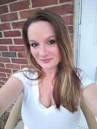 Be nice please 😊. Where's my twin 😋