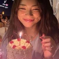 20+ "Vivi Pham" profiles