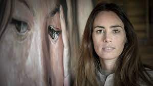 Nacida en la provincia de mendoza, hace 36 años, esta pintura contemporánea cuenta con un manejo de la técnica del hiperrealismo impresionante. Florencia Aise Belleza En Cuerpo Y Obra Inmendoza