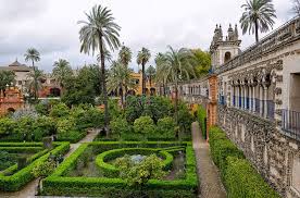 Mitten im herzen von sevilla gelegen, ist der königliche alcázar eine der meistbesuchten sehenswürdigkeiten spaniens. Andalusien Sehenswuerdigkeiten Alcazar Sevilla 2 Urlaubsgeschichten At
