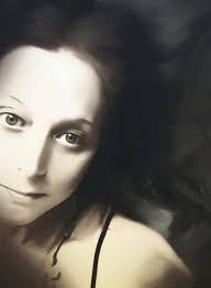 Sarah Jarrett's Instagram, Twitter & Facebook