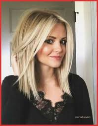 Tendance De Cheveux En Verre Vous Le Rappeler Coupe Cheveux Mi Longs Blonds Cheveux Coupe De Cheveux