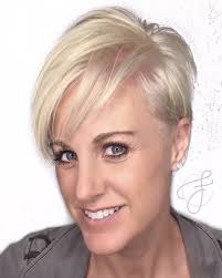 A classic long, layered cut with a side bang is a one of the versatile hairstyles for women for those who want to keep the length in their hair. Short Hairstyles For Fine Hair Over 40 Novocom Top