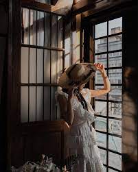 sarah hsiao on instagram 排完新的版面後發現全部照片都是凱傑拍的週末加班忙公事還要被叫來按快門難怪他一直問我 跟尼 爾約會開心嗎 有看天能的人才懂 盤帽