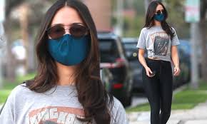 In the box office blockbuster godzilla vs kong, eiza gonzalez played maia simmons and during her introduction she was sporting one of our classic frames—merc. Eiza Gonzalez Reps Her Upcoming Movie Godzilla Vs Kong By Wearing King Kong T Shirt While Shopping Daily Mail Online