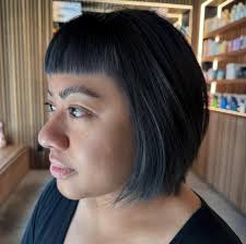 Sleek and crisp. . . . . . . #sleekbob #shorthair #chichair #yvrhairstylist  #vancouversalon #brushsalon #foryou #hairlove #highfashion