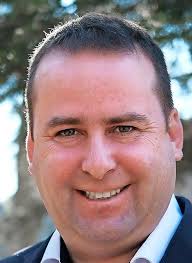 Mode mit Maske: Student aus Marpingen präsentiert sein Label