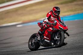 2020 Ducati Superleggera V4 Here Are The First Photos Drivemag Riders