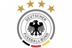 Viele kinder lieben jede art von bewegung und versuchen sich im laufe der entwicklung an verschiedenen sportarten. Germany National Football Logo 4 Stars Png Hd Wallpapers Wallpapers Download High Resolution Wallpapers Deutschland Fussball Deutsche Fussball Bund Fussball Bund