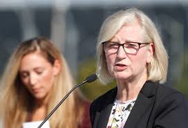 Indiana health commissioner who led response to COVID-19 to retire