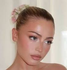 ZOE WALTON (zoewalton_07)