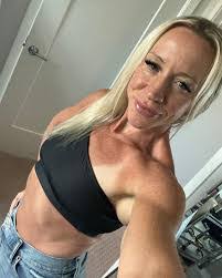 Monique Cole's Instagram, Twitter & Facebook