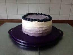 Lila Ombre Farbverlauf Torte Mit Fruchten Blaubeeren Buttercreme Torte Mit Fruchten Motivtorten Torten