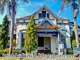 Maybe you would like to learn more about one of these? Jejak Kolonial Serpihan Kejayaan Stasiun Gundih Yang Kini Terlewatkan