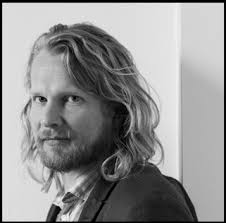 På flukt, på vent, på eventyr?