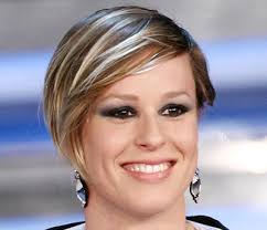 Una frangia ampia e piena tagliata netta all'altezza delle. Sally Avalishvili Foto Taglio Capelli Federica Pellegrini