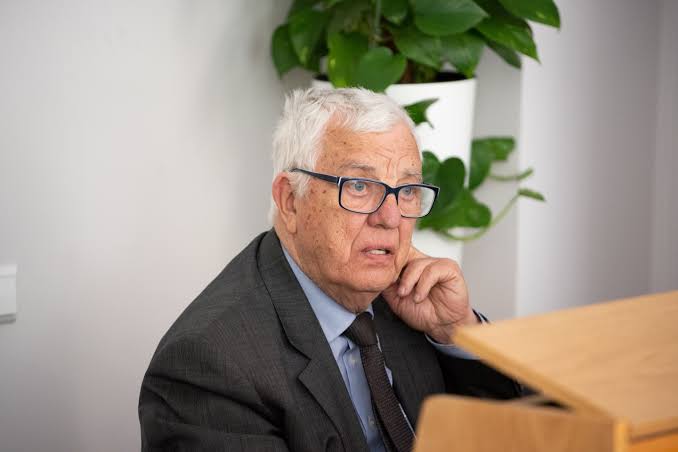 Raimonds Pauls: Tauta smejas par valdību, bet tā neliekas ne zinis - nra.lv