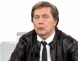 Apr 20, 2012 · frank michael relance la promotion de son dernier album romantique avec une réédition attendue dans les bacs le 21 mai. Frank Michael Mon Histoire Avec Johnny France Dimanche