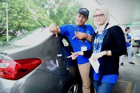 Berapa liter minyak kereta saga. Proton 1 Tank Adventure Siri 1 Minyak Dah Berkelip Masih Boleh Pandu Saga 200km