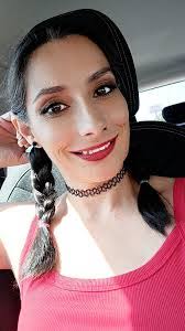 Sarah Pate's Instagram, Twitter & Facebook