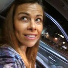 Ebru Caglayan (@ebruloveshoes)