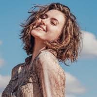 Heather Vanderhoff's Instagram, Twitter & Facebook