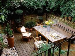 8 Small Deck Design Ideas To Expand Your Outdoor Living Potential Roof Garden Design Deck Garden Outdoor Rooms