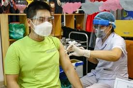 Mỗi người tiêm vaccine sẽ được nhận 1 l&#225; A03jb2a5pib Nm