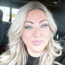 Leslie Wright (@leslieyourwrightagent) • Instagram photos and videos