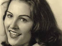 Wanda Sands's Instagram, Twitter & Facebook