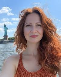 Olá boa tarde linda amiga Clara como está?hoje vamos ter umas pinguinhas de  água, espero que não faça estragos a ninguém. Espero que tenhas tido uma  óptima segunda feira. Desejo-te uma boa