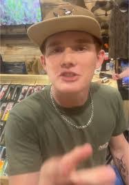 Seth Ross's Instagram, Twitter & Facebook