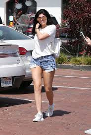 *puts on dress.* *becomes kylie jenner.* kelsey is the style editor at seventeen.com. Kendall Amp Kylie Jenner Style And News 3 6 16 Kylie Out In Malibu Kylie Jenner Outfits Casual Kylie Jenner Outfits Jenner Outfits
