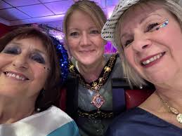 What is the best way to enlarge and frame a picture of the mayor with a  small dog?