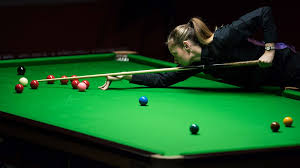 Reanne evans (born 25 october 1985 in dudley, west midlands) is an english snooker player and the reigning world women's snooker champion. Snooker Shoot Out Reanne Evans And Emma Parker Ready For Massive Opportunity Bbc Sport