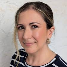 Priscilla Fernandez (@prisfernandez83)