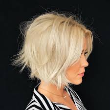 Chin Length Choppy Bob With Flyaways Messy Bob Hairstyles Messy Blonde Bob Thick Hair Styles