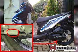 Anda sebenarnya tidak perlu melepas karburator dari mesin, cukup lepaskan mangkuk karbu yang terletak dibagian bawah karbu. Tempat Berbagi Informasi Berita Terbaru Letak Nomor Mesin Dan Nomor Rangka Honda Beat Injection Gen 1
