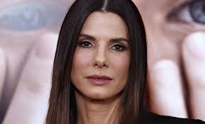 Η διάσημη ηθοποιός του χόλιγουντ σάντρα μπούλοκ, επιστρέφει στην μικρή οθόνη, με μία νέα ταινία με θέμα τη ζωή μετά τη φυλακή. Santra Mpoylok To Kerato Me Tsakise Anepanor8wta Kosmika Gossip Womenonly Gr