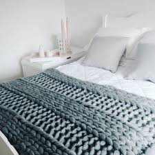But what's amazing is that the technique in the tutorial allows you to. Blanket Knitting Kit 40 Quot X 60 Quot Giant 40mm Knitting Needles Super Chunky Diy Throw Knit Learn To Knit Extreme Stricken Decke Stricken Diy Stricken