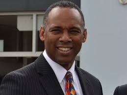 High-flying head moves