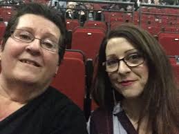 Kay Hollingsworth (@kaybop87)